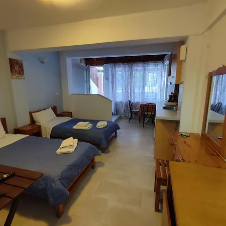 Avra Hotel apartamentowy Dassia (Corfu)