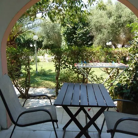 Avra شقة فندقية 3*