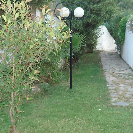 Avra 4*