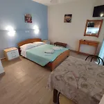 Avra Aparthotel 3*
