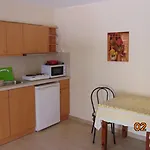 Aparthotel Avra