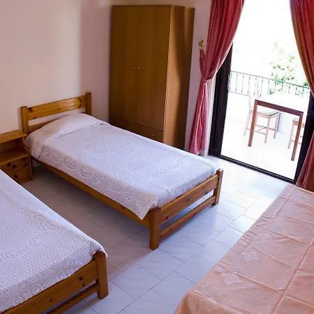 Avra Lejlighedshotel