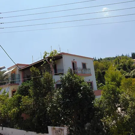 Ξενοδοχείο με διαμερίσματα Avra 3*